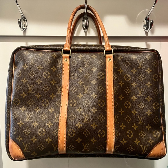 Louis Vuitton Vintage overnight tote with interior straps. Authentic Nov 1998 - Picture 1 of 9